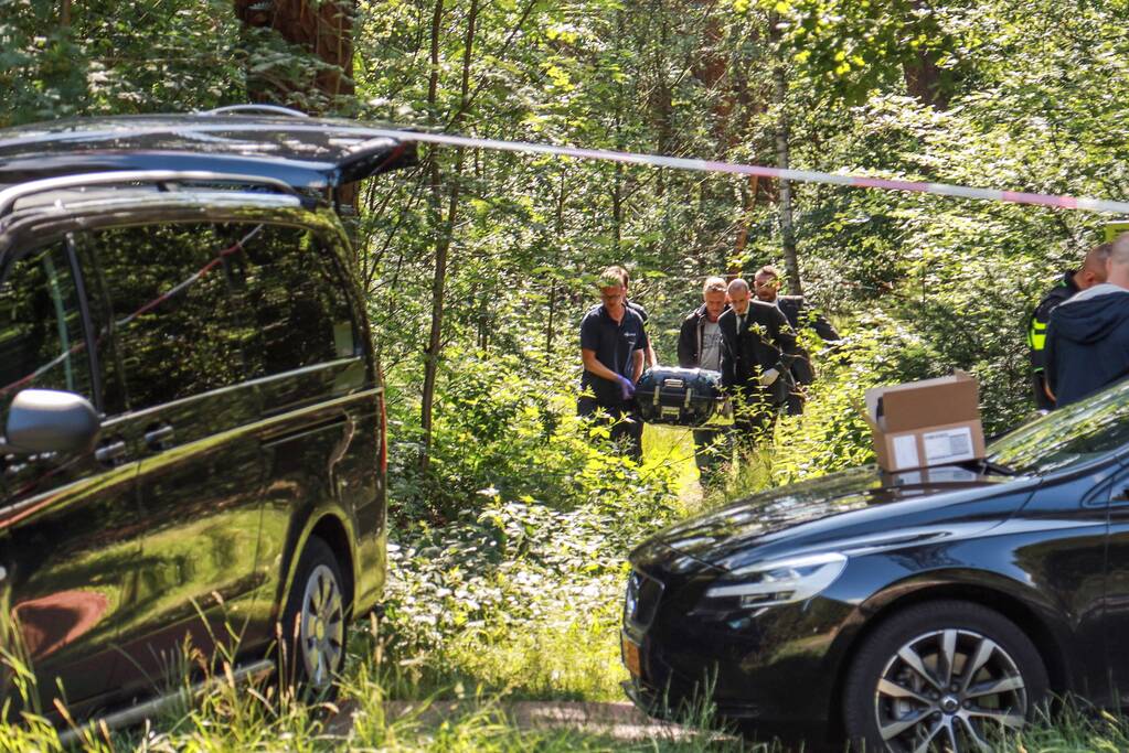 Stoffelijk overschot aangetroffen in bos