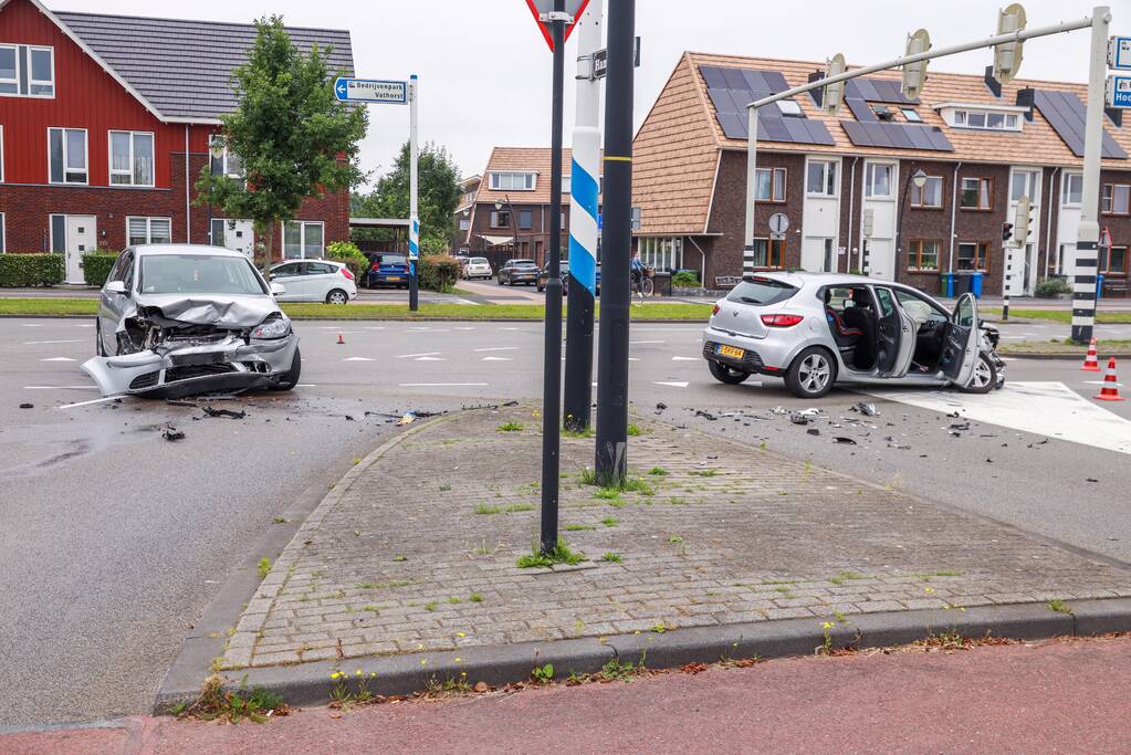 Veel schade bij aanrijding