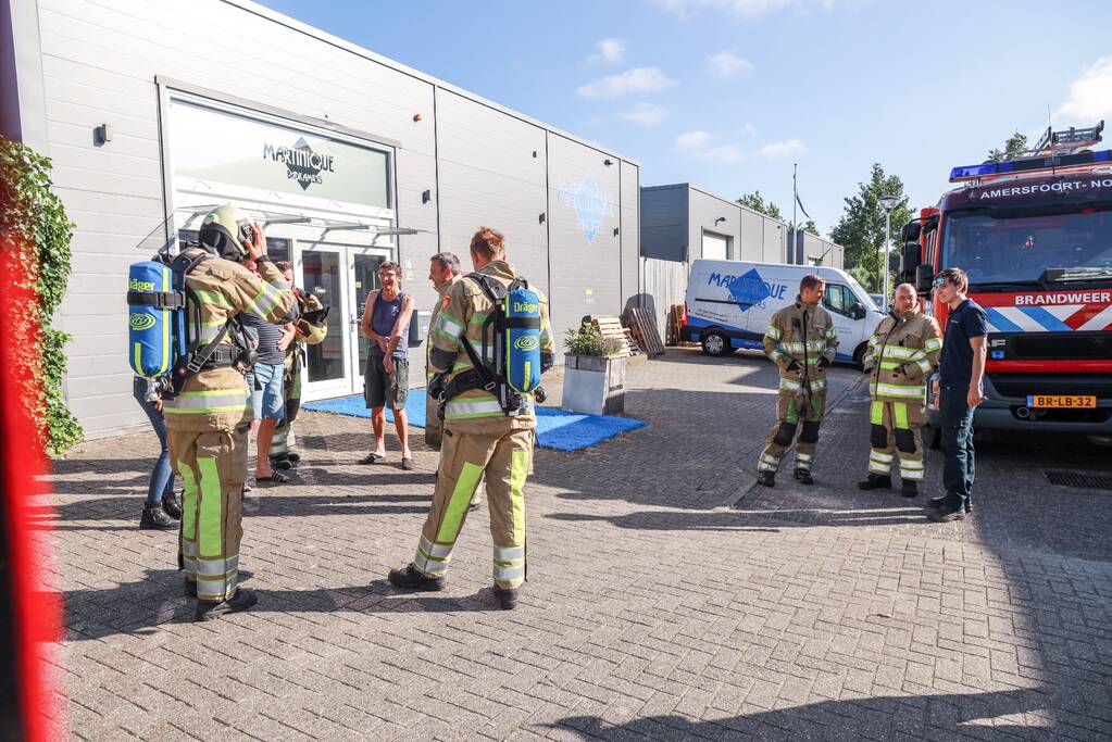 Zwarte rook op terrein van PG Cases