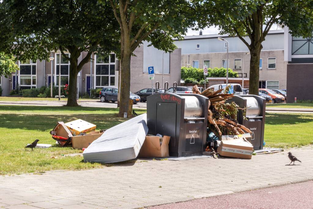 Afvaldumping loopt de spuigaten uit