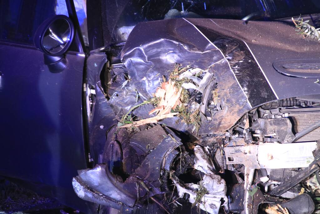 Bestuurder vlucht na crash
