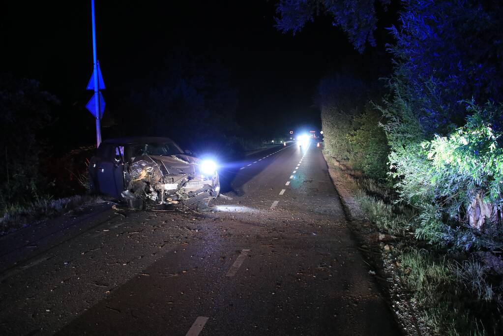 Bestuurder vlucht na crash