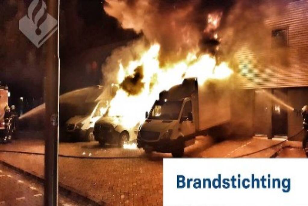 Twee aanhoudingen voor brandstichting bakwagen