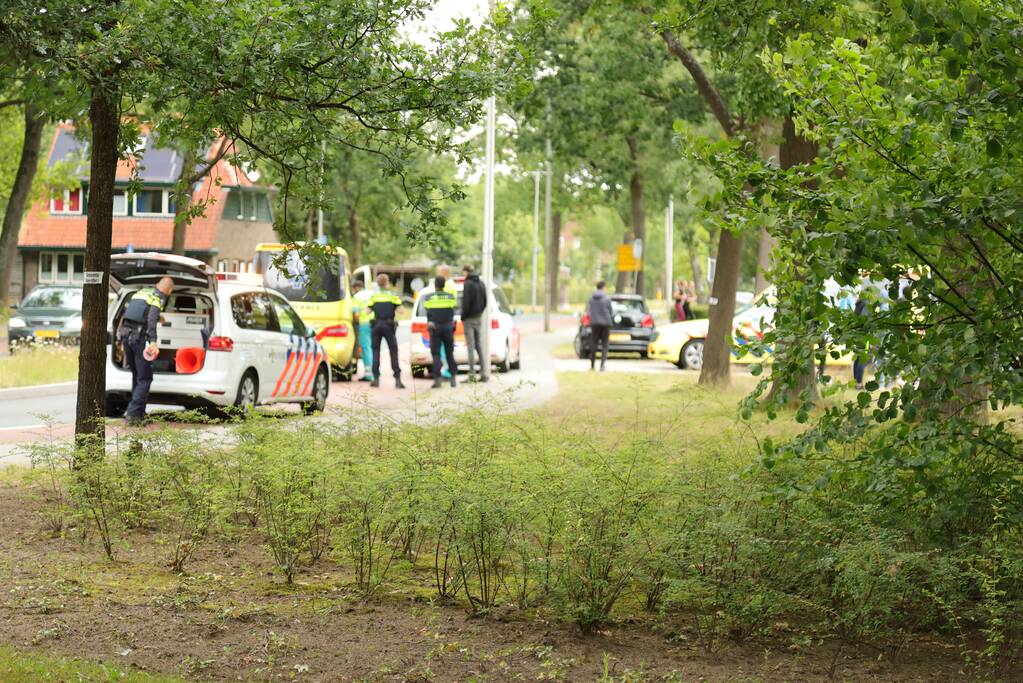 Twee personen op scooter gewond na ongeval