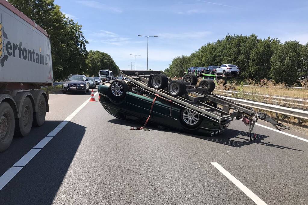 Twee rijstroken dicht na ongeval