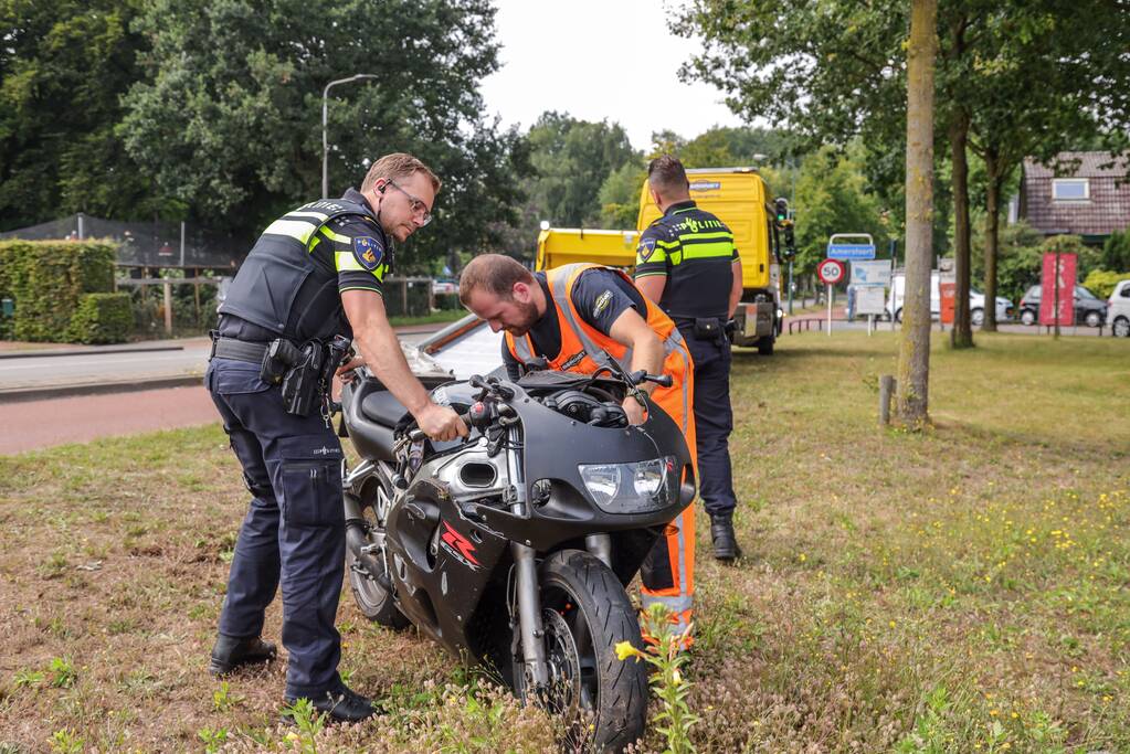 Motorrijder gewond na aanrijding met auto