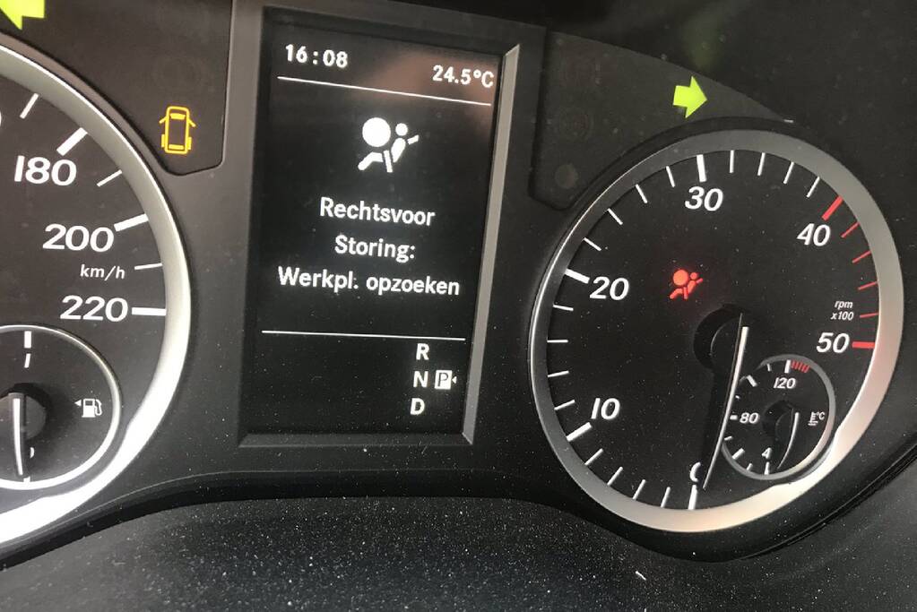 Automobilist gewond na ongeval
