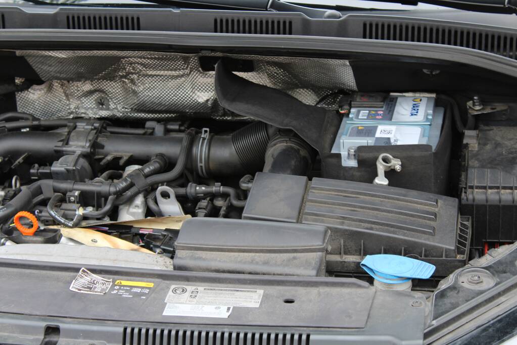 Bestuurder blust brand eigen auto