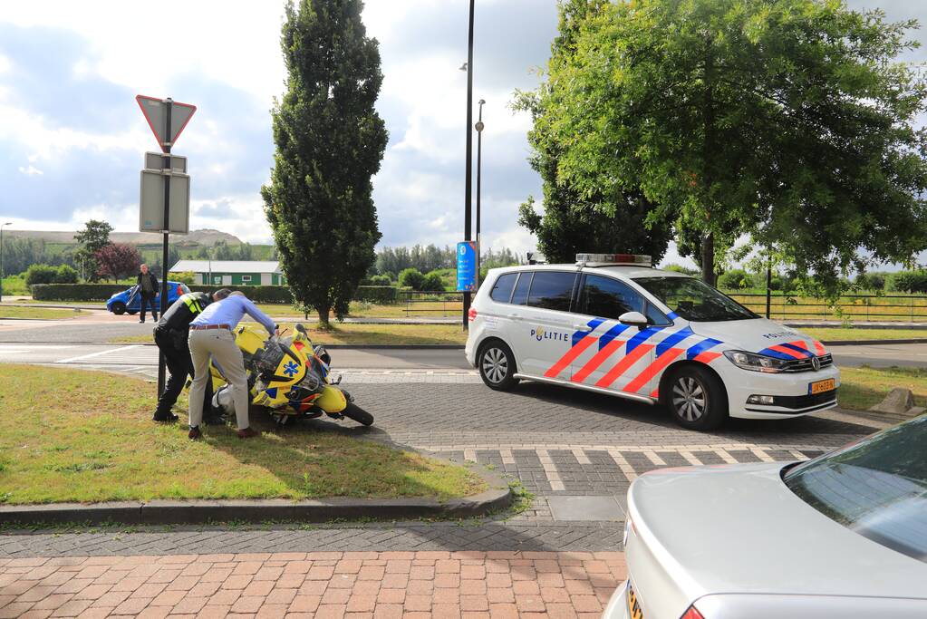 Scooterrijdster gewond na botsing met auto