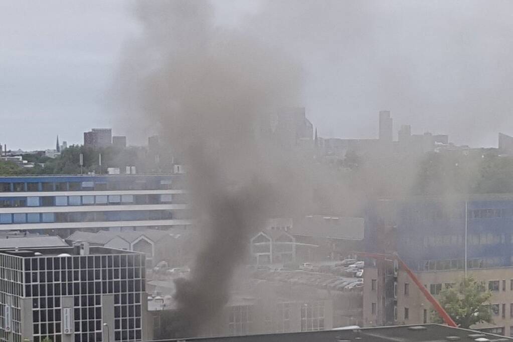 Grote brand in kantoorpand