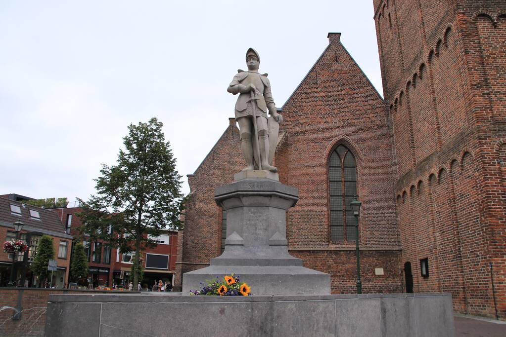 Sterfdag nationale held Jan van Schaffelaar