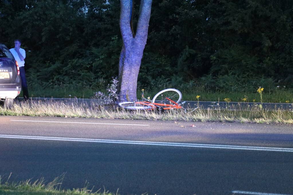 Fietser zwaargewond bij aanrijding met auto