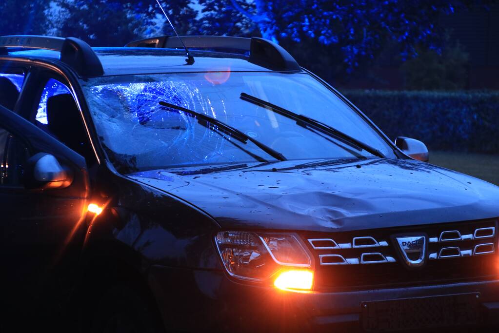 Fietser zwaargewond bij aanrijding met auto