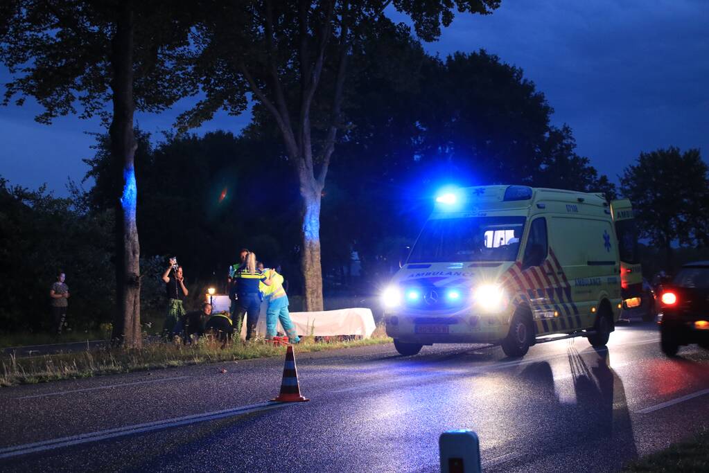 Fietser zwaargewond bij aanrijding met auto