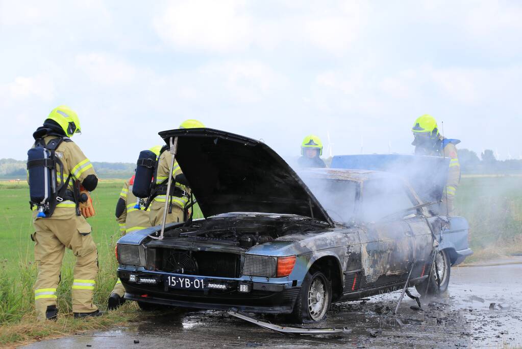 Oldtimer verwoest door brand