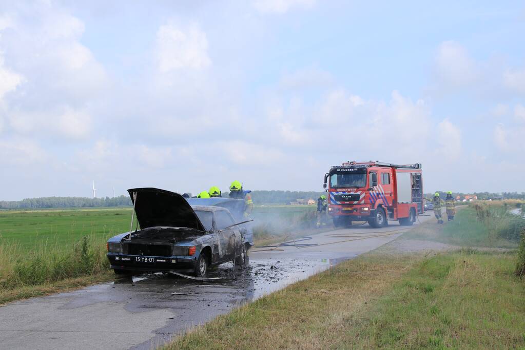 Oldtimer verwoest door brand