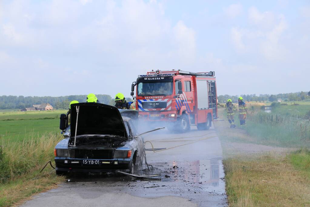 Oldtimer verwoest door brand