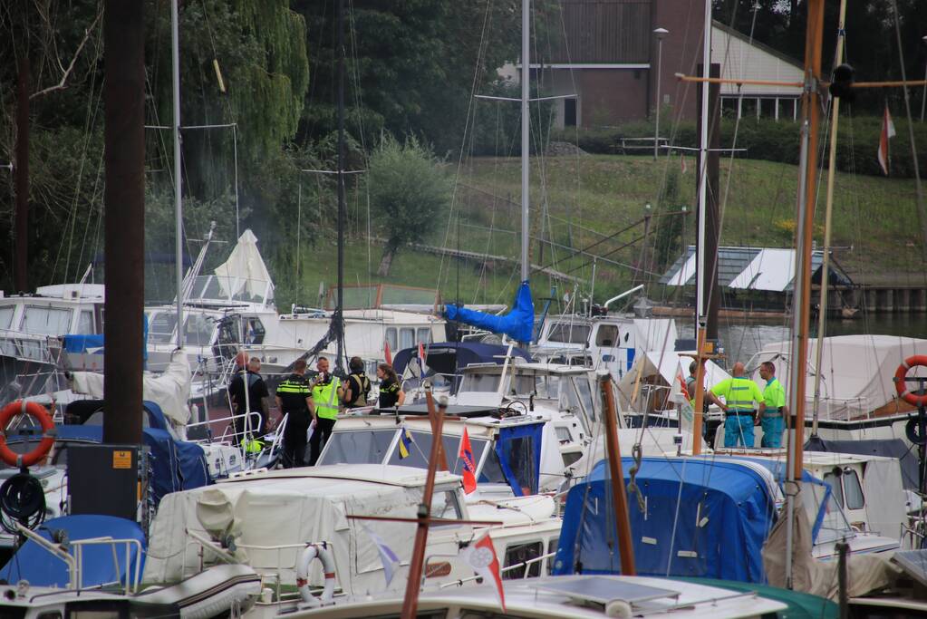 Twee boten in brand, Ã©Ã©n persoon overleden