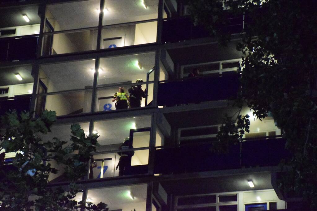 Twee personen ademen rook in bij brand in flat