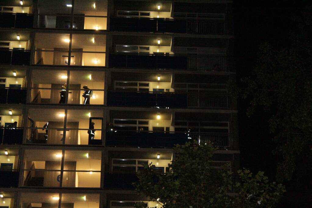 Twee personen ademen rook in bij brand in flat