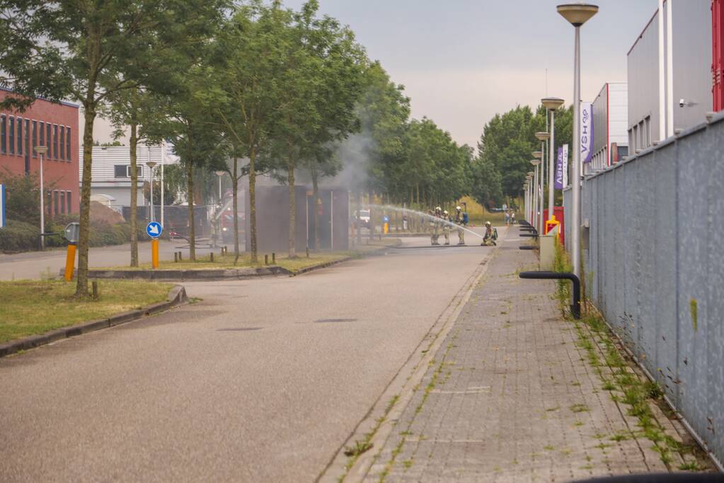 Veel rook bij brand stroomhuis