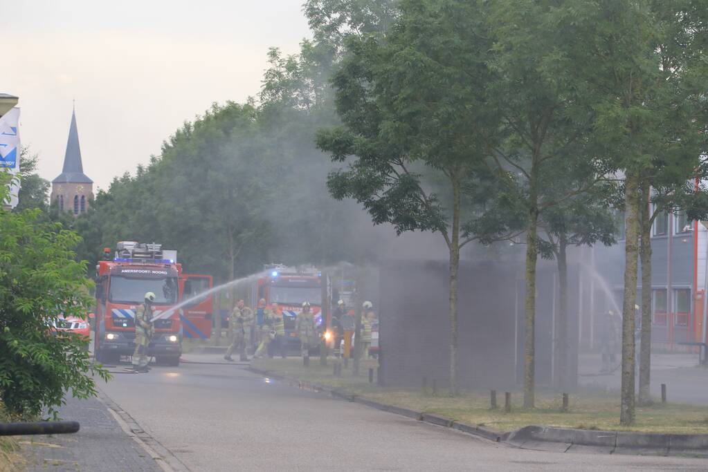 Veel rook bij brand stroomhuis