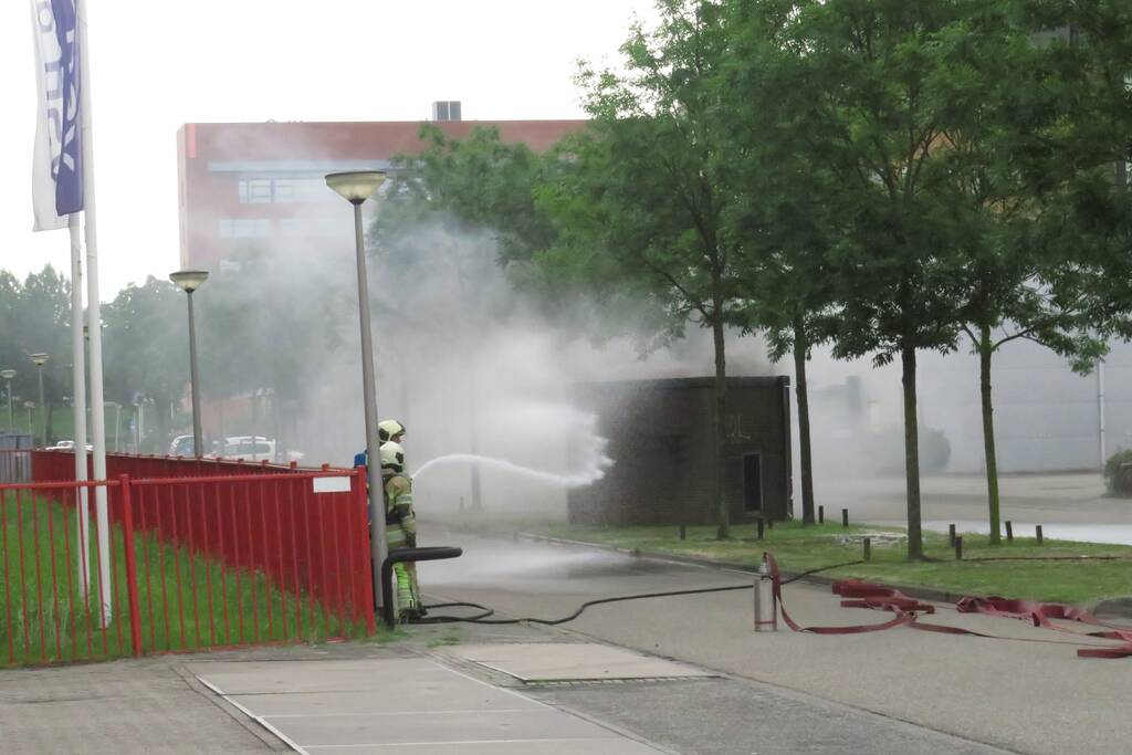 Veel rook bij brand stroomhuis