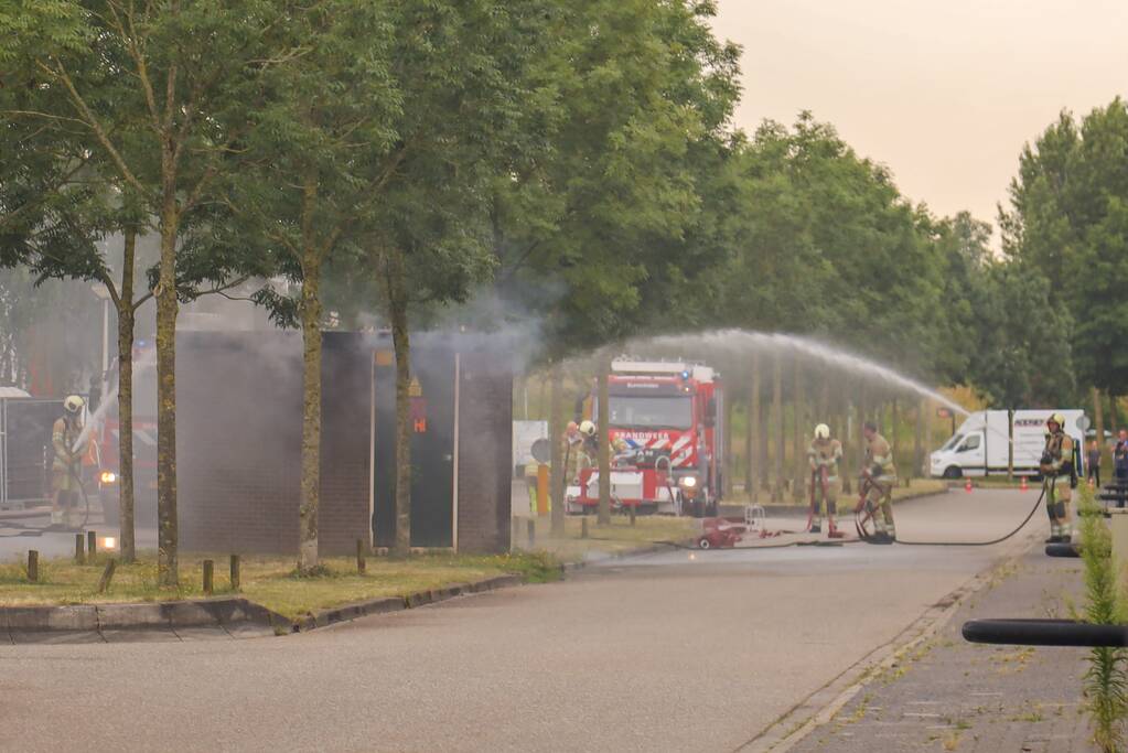 Veel rook bij brand stroomhuis