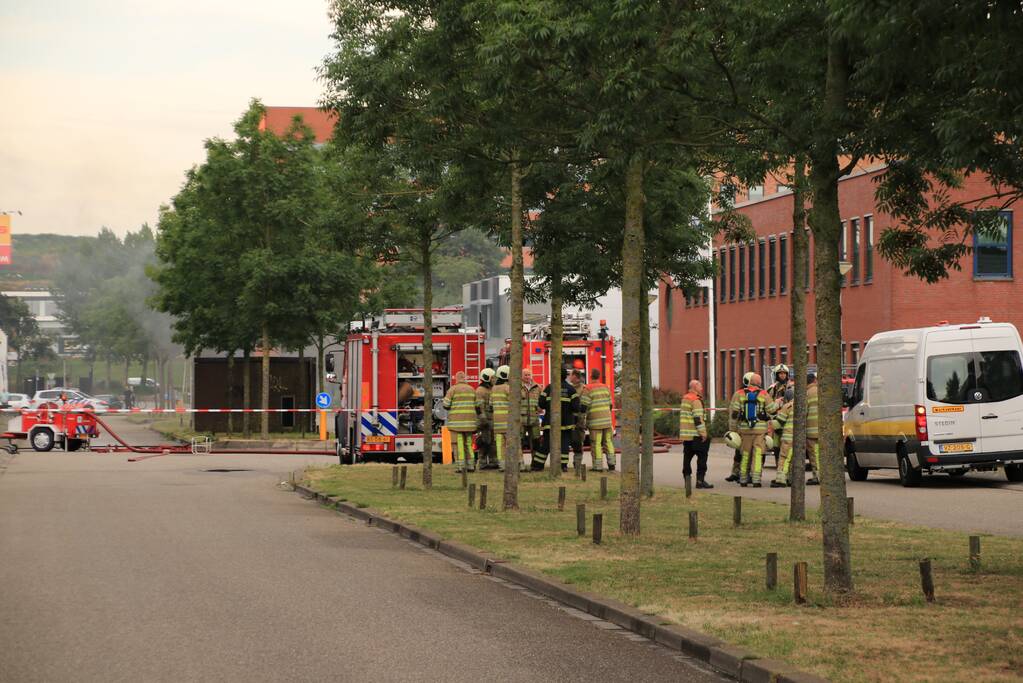 Veel rook bij brand stroomhuis