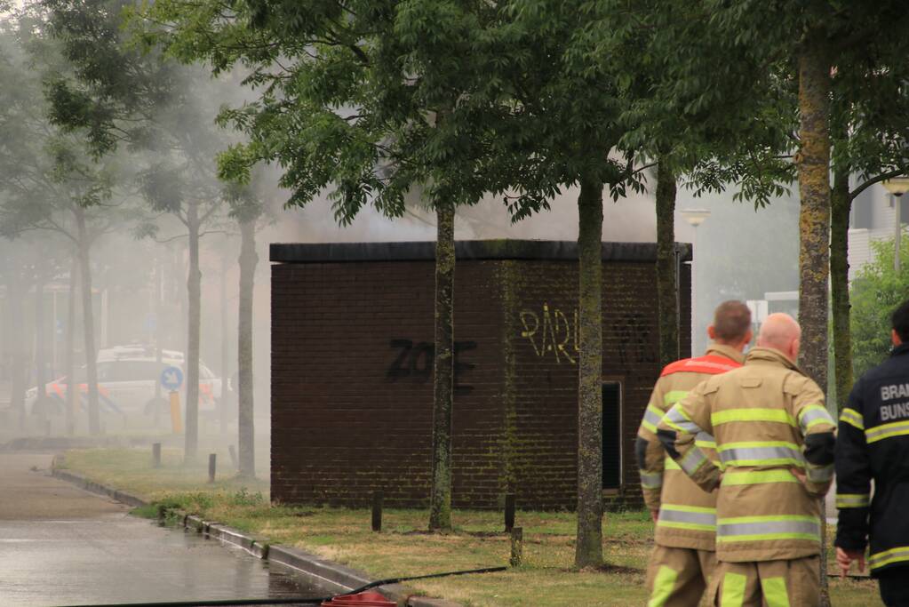 Veel rook bij brand stroomhuis