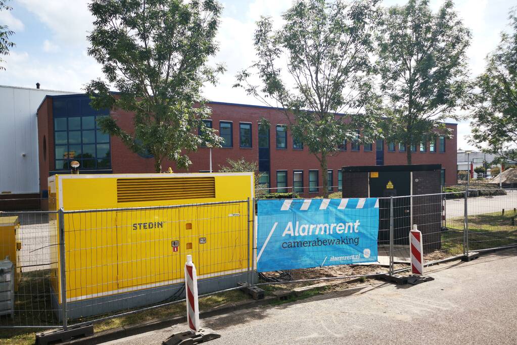 Veel rook bij brand stroomhuis