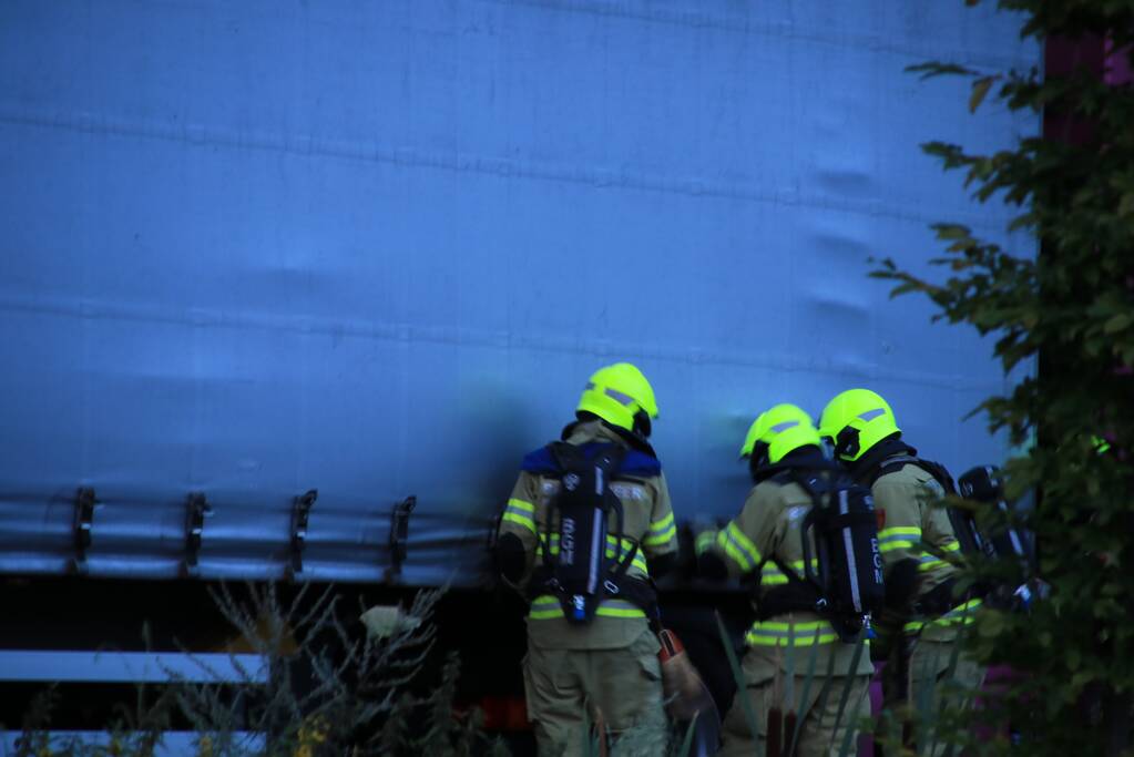 Vrachtwagen trailer vol drugs benodigdheden aangetroffen