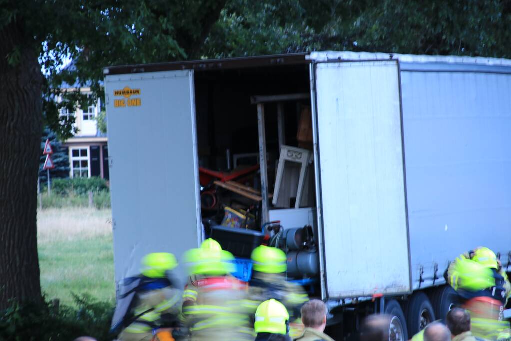 Vrachtwagen trailer vol drugs benodigdheden aangetroffen