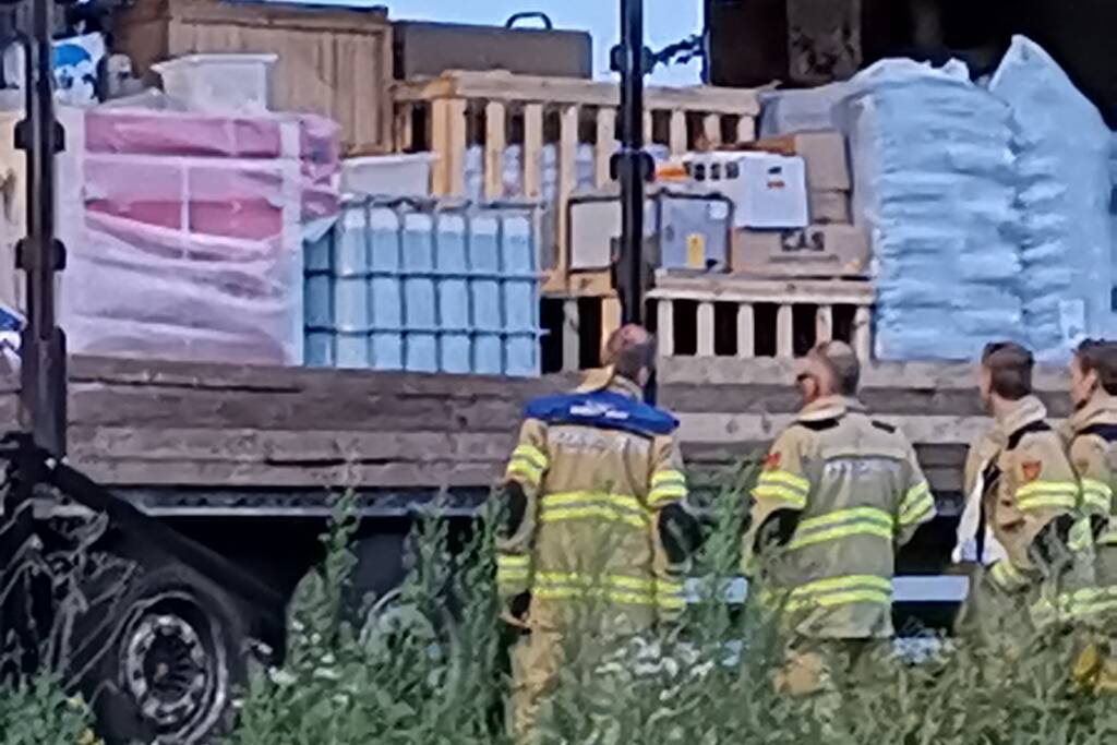 Vrachtwagen trailer vol drugs benodigdheden aangetroffen