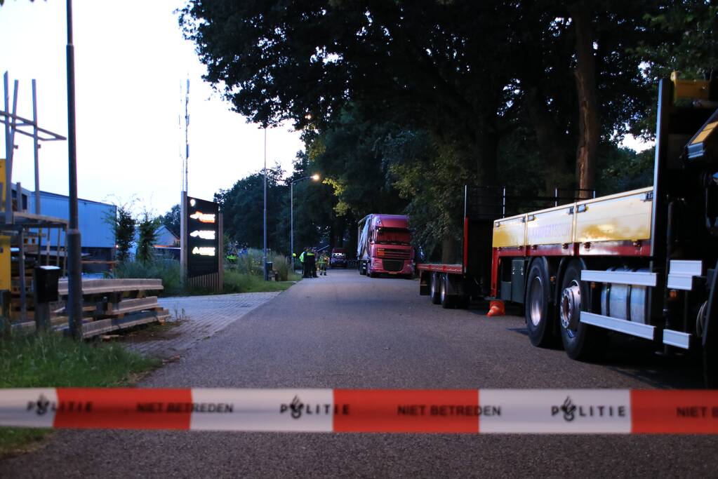 Vrachtwagen trailer vol drugs benodigdheden aangetroffen