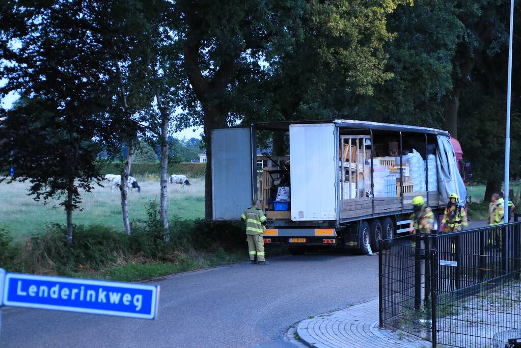 Vrachtwagen trailer vol drugs benodigdheden aangetroffen