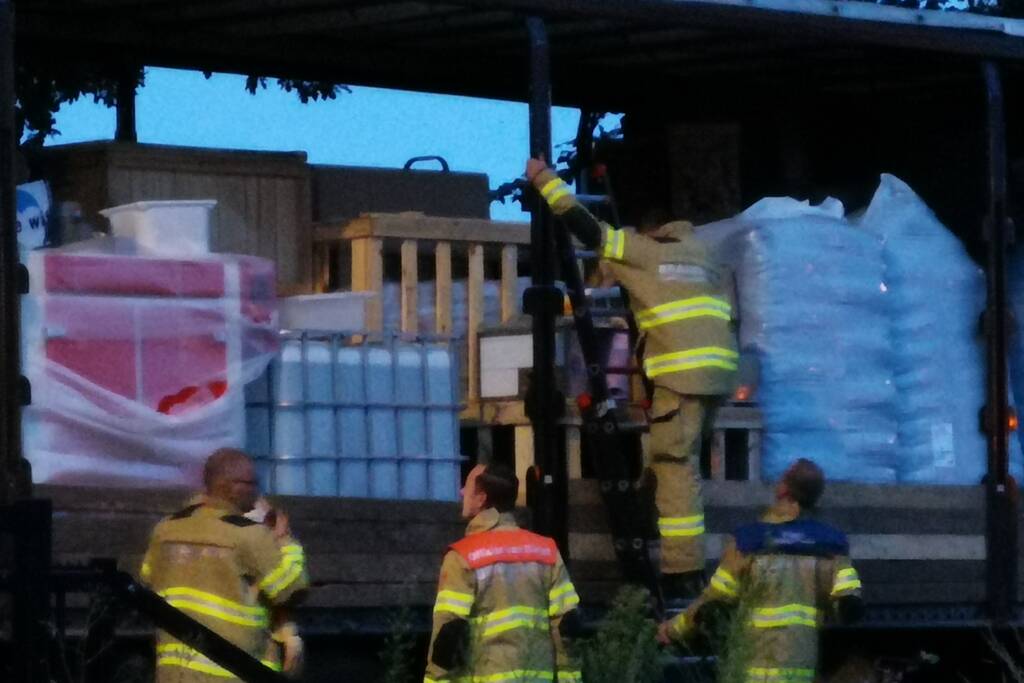 Vrachtwagen trailer vol drugs benodigdheden aangetroffen