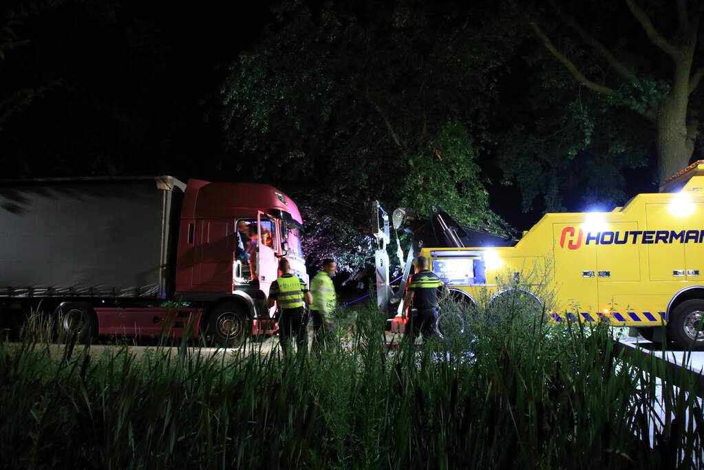 Vrachtwagen trailer vol drugs benodigdheden aangetroffen