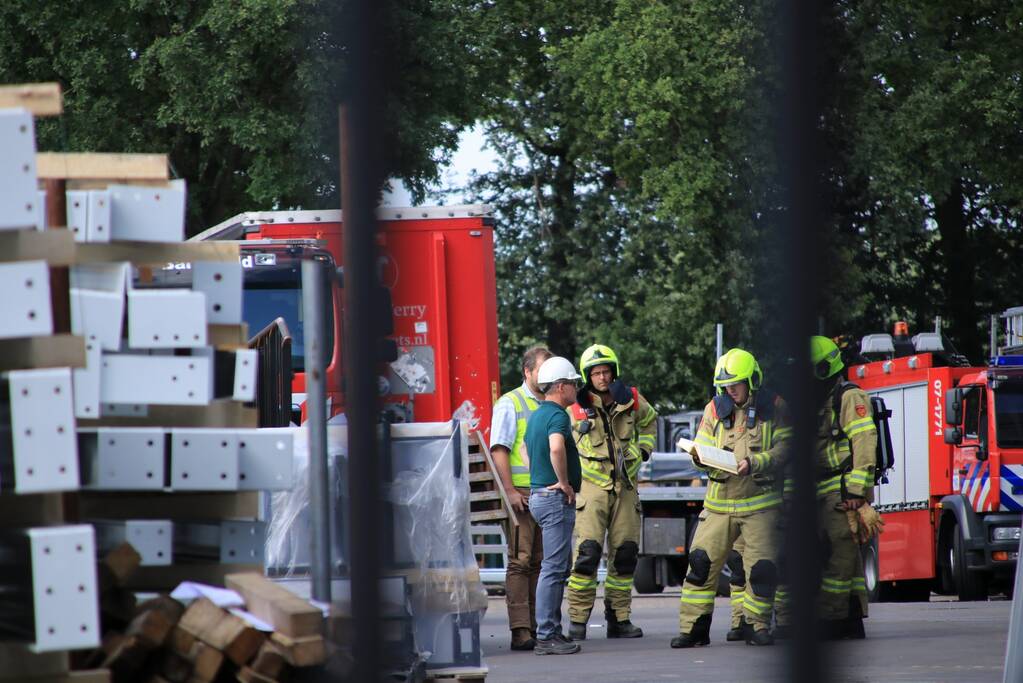 Zoutzuur afsluiter afgebroken in bedrijfshal