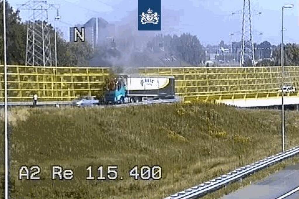 Vrachtwagen gaat in vlammen op