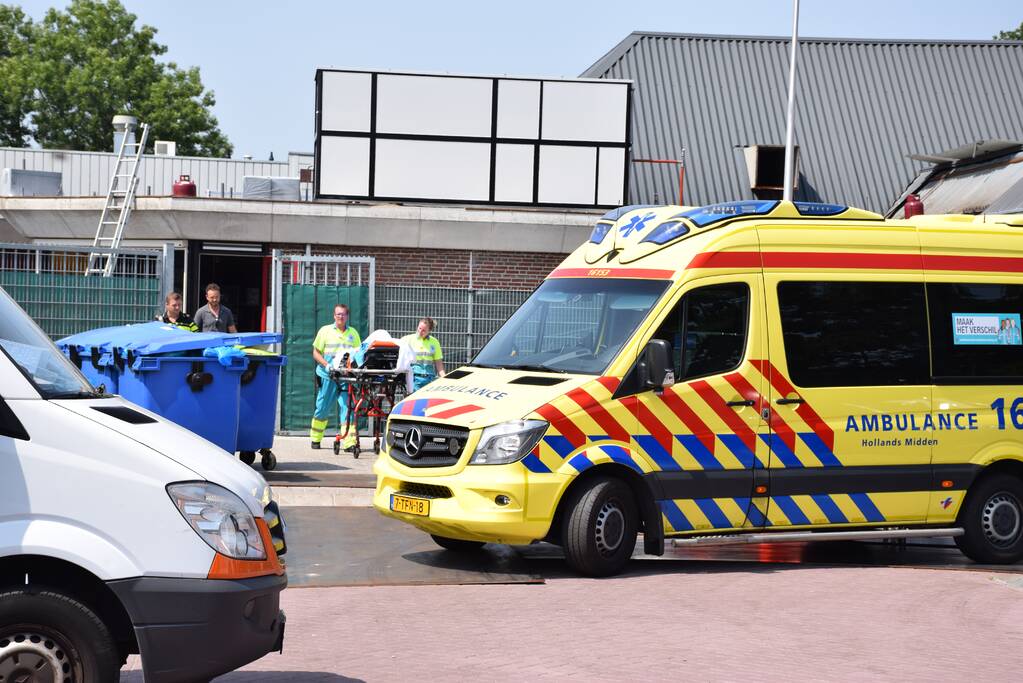 Badmeesters redden kindje