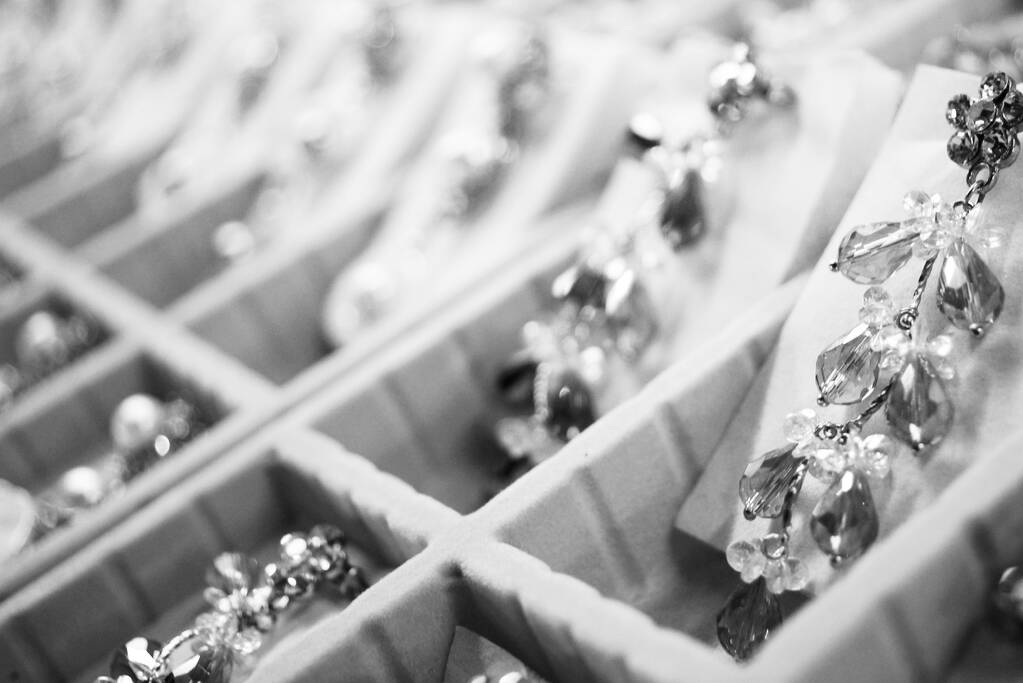 Politie onderzoekt ramkraak opticien