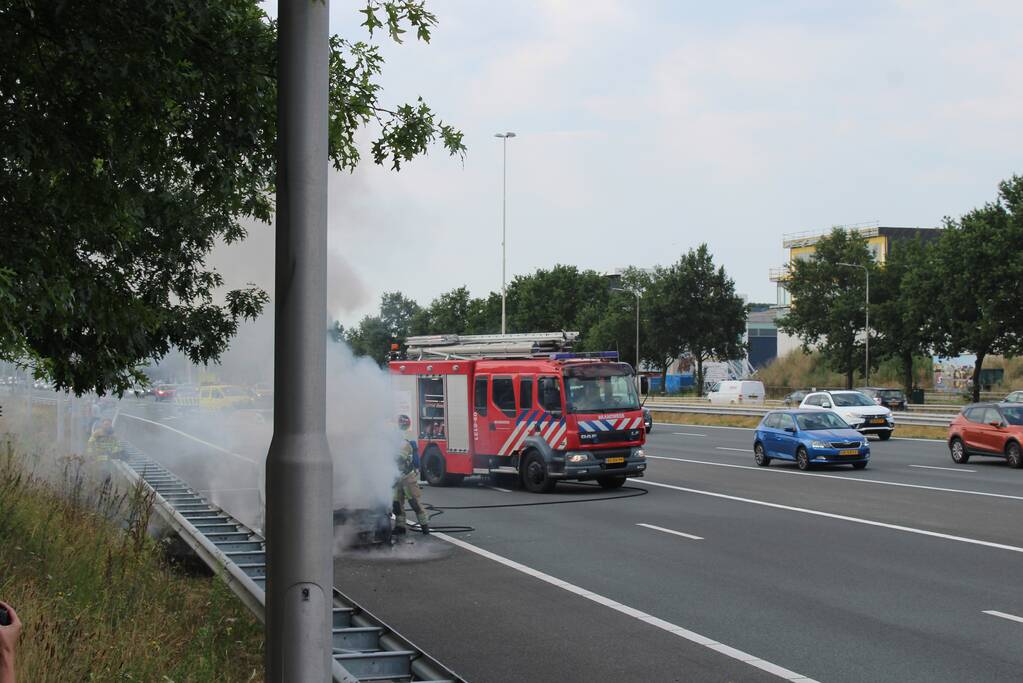 Voertuig volledig uitgebrand