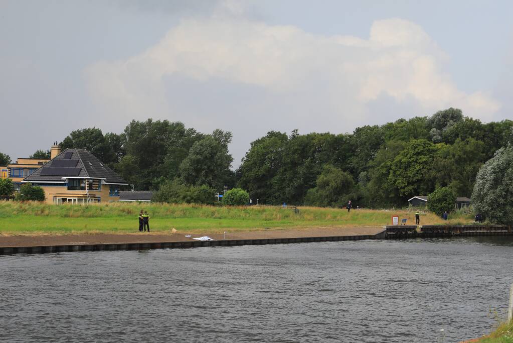Groot forensisch onderzoek na aantreffen lichaam in Eem