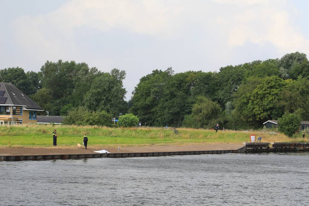Groot forensisch onderzoek na aantreffen lichaam in Eem