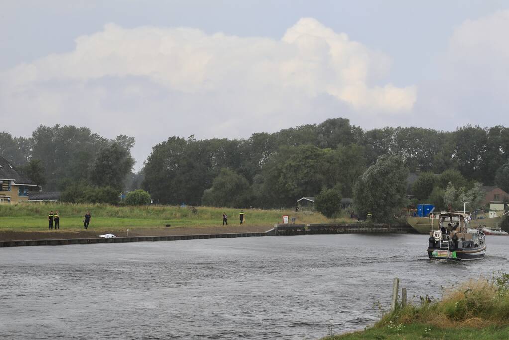 Groot forensisch onderzoek na aantreffen lichaam in Eem