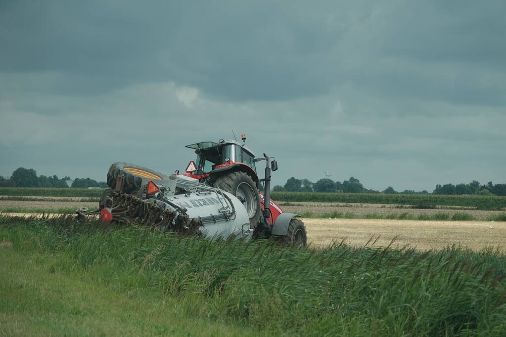 Giertank kantelt in weiland