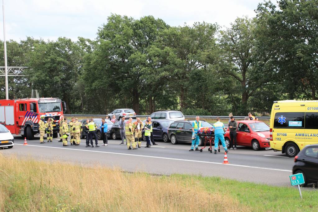 Vier auto's betrokken bij kop-staartaanrijding
