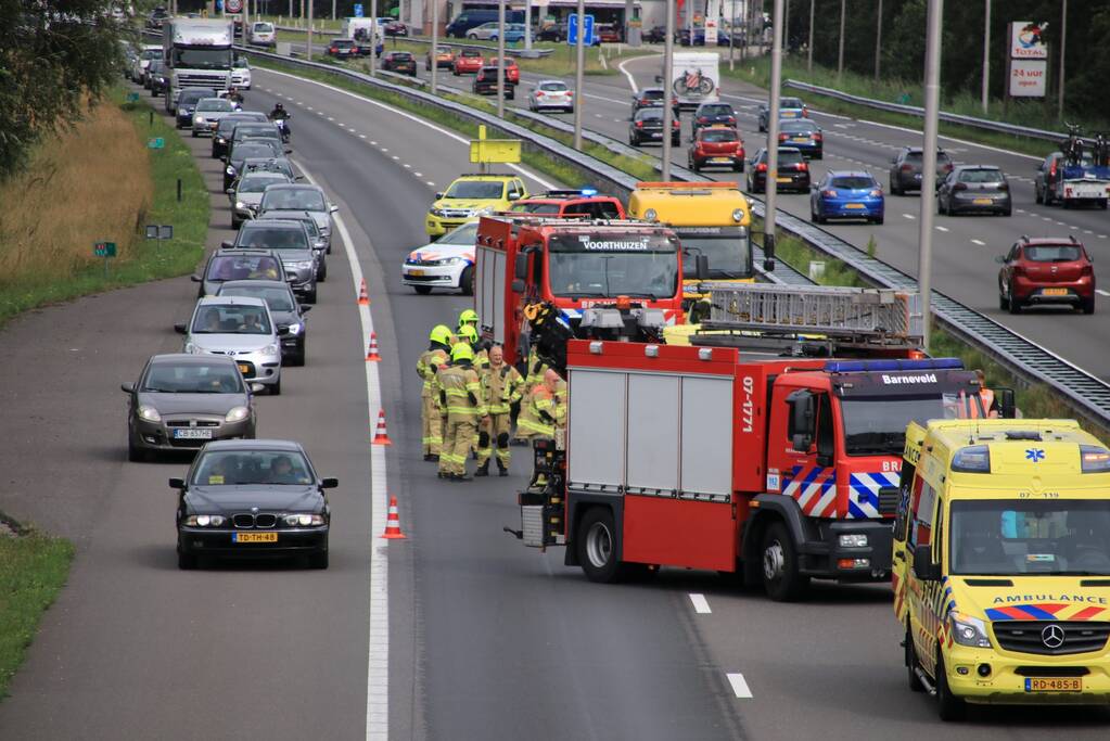Vier auto's betrokken bij kop-staartaanrijding