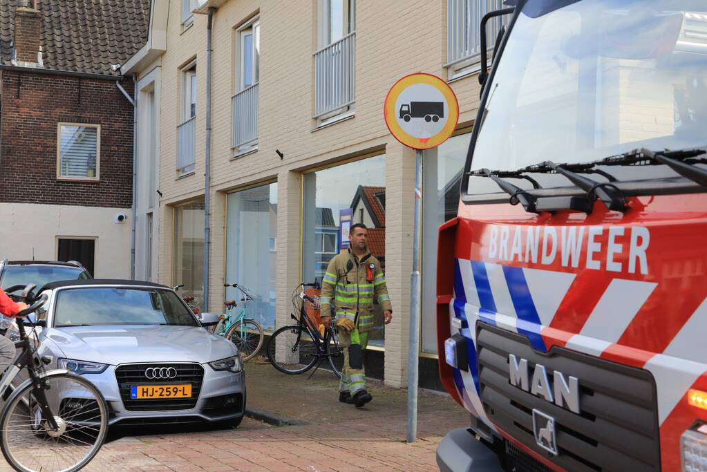 Bewoner blust zelf vlam in de pan